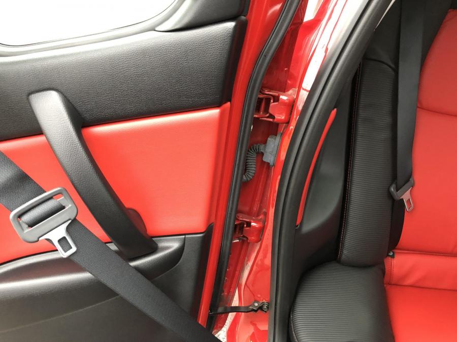 Детали интерьера Mazda RX-8 2005 года  (фото 167 из 197)